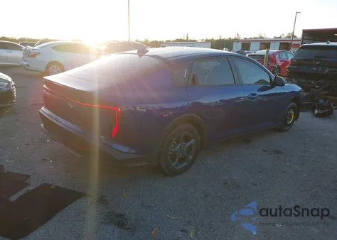 2025 Kia K4 Lxs z USA, uszkodzony, nr VIN 3KPFT4DE1SE118809